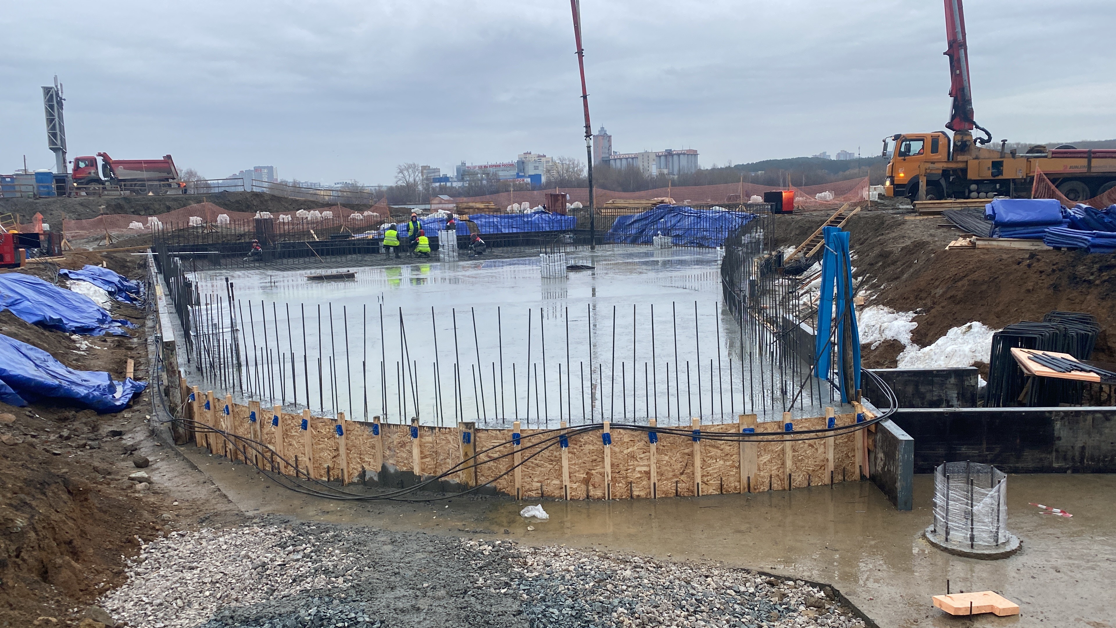 Крытый футбольный манеж