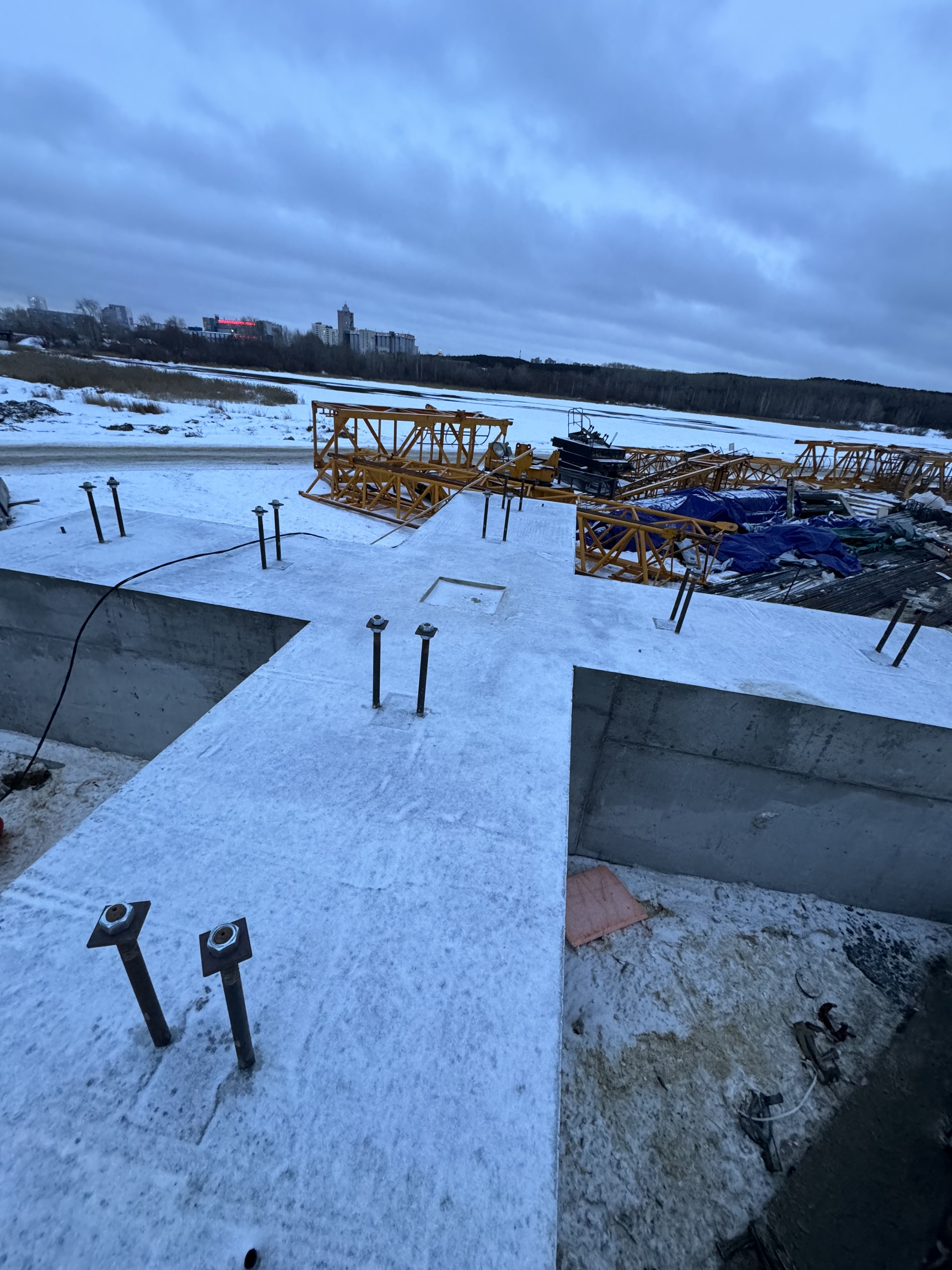 Крытый футбольный манеж