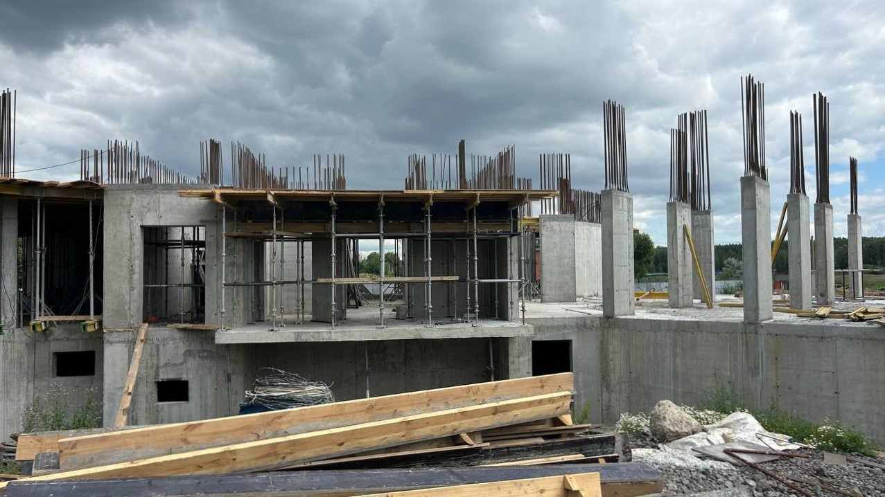 Микрорайон IV жилого района на ул. Университетская Набережная. Жилой дом № 18.