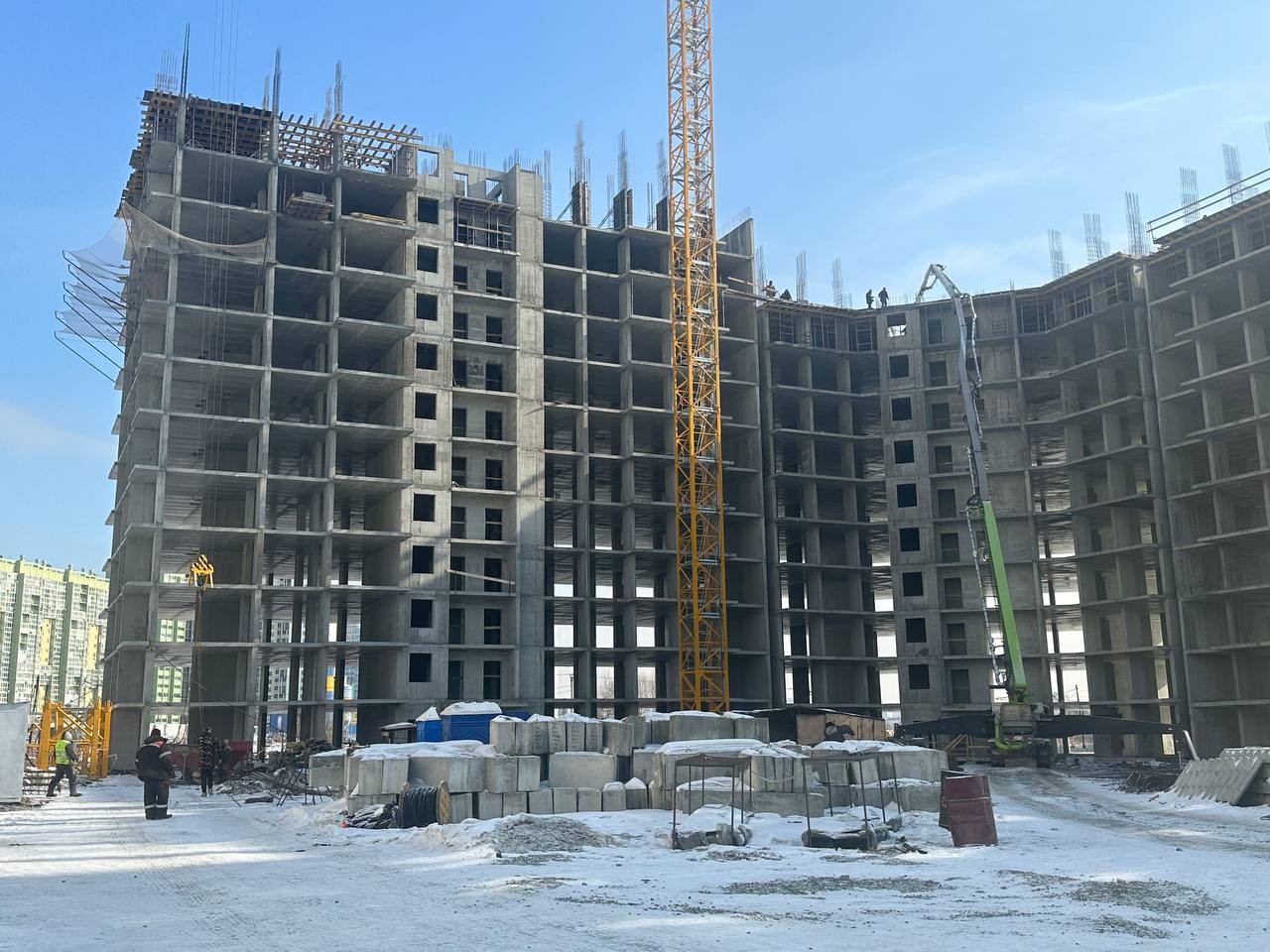 Микрорайон IV жилого района на ул. Университетская Набережная. Жилой дом № 18.