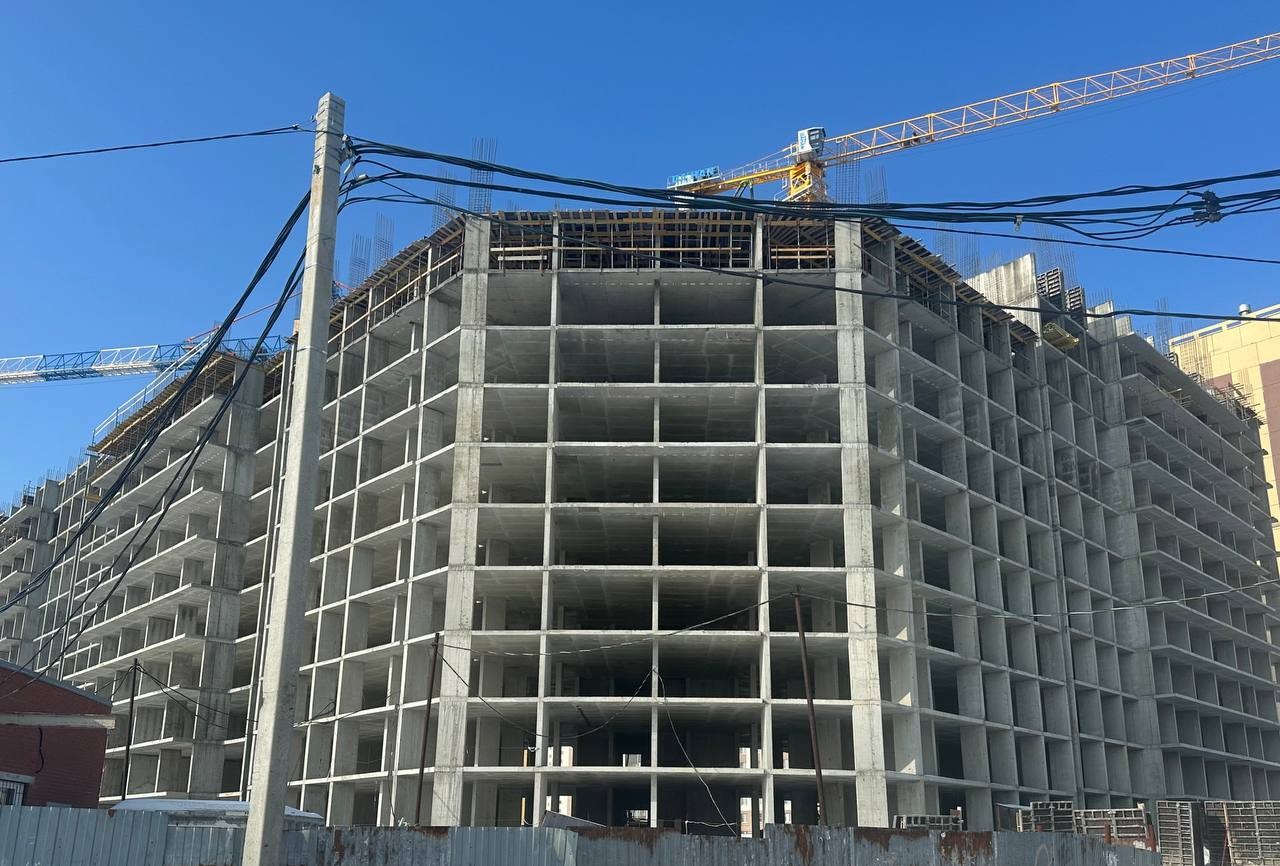 Микрорайон IV жилого района на ул. Университетская Набережная. Жилой дом № 18.