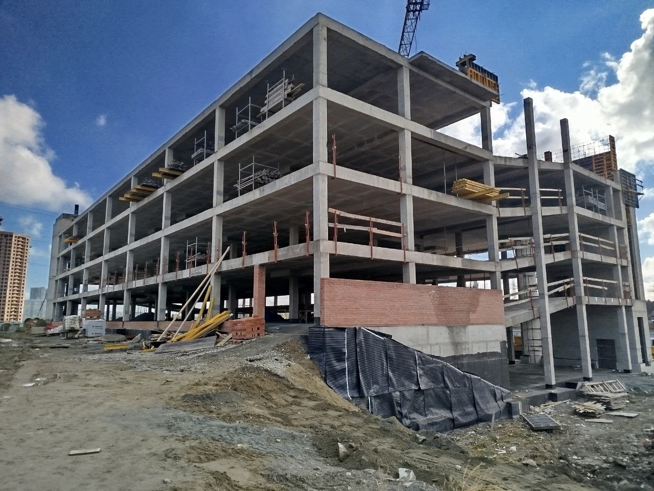 Многоэтажная автостоянка