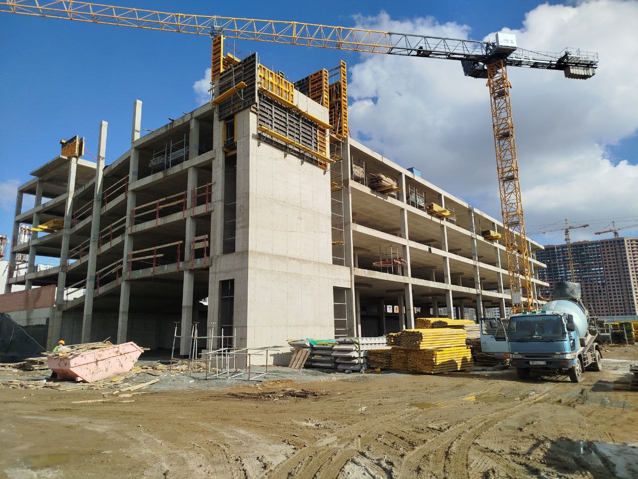 Многоэтажная автостоянка